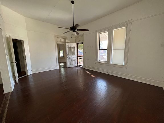 2nd image of 827 W Euclid Ave