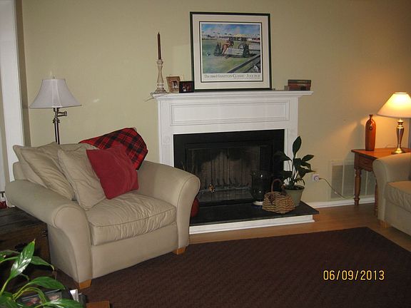 3rd image of 706 Augusta Dr