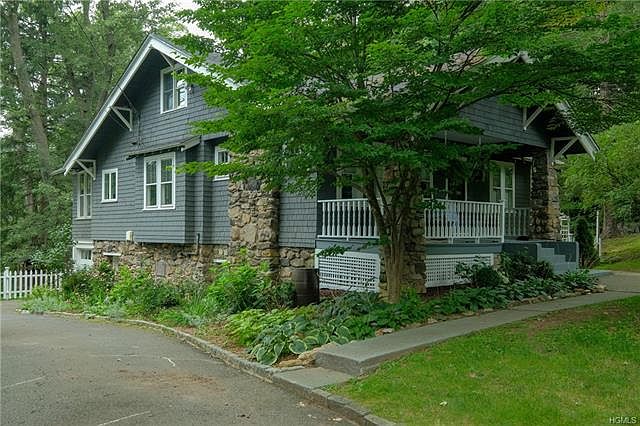 1st image of 10 Cedar Ln