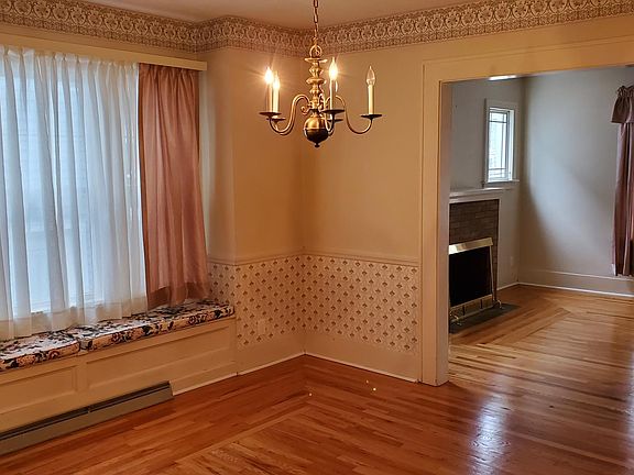 4th image of 1907 Holland Ave