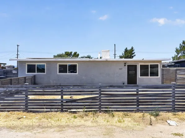 2869 Laurel St, Rosamond, CA 93560