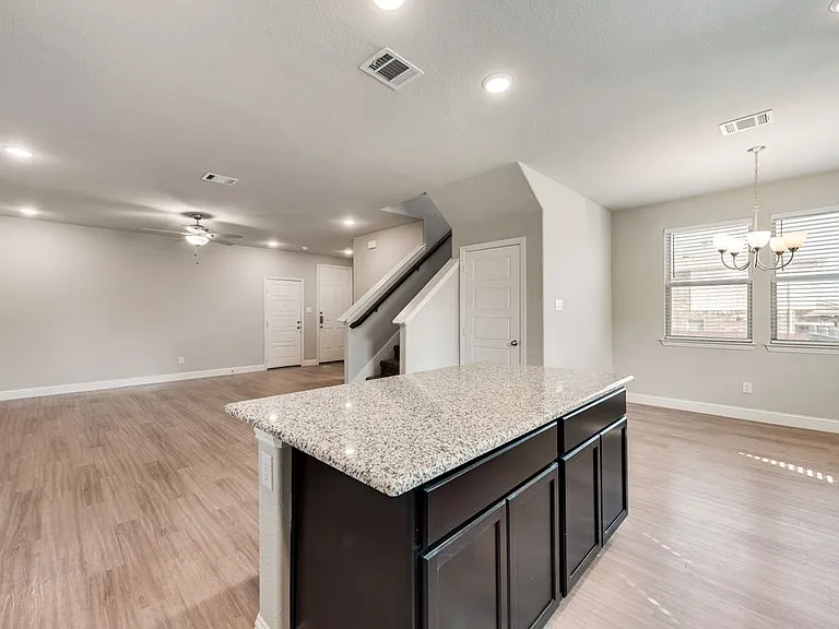 4929 Sanger Circle Dr #4929 — Photo 8