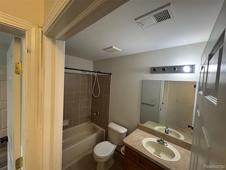 15441 Yale Dr — Photo 12