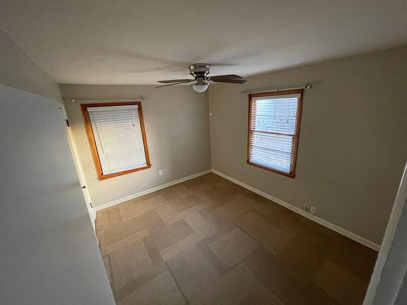 5th image of 1407 E Crescent Dr