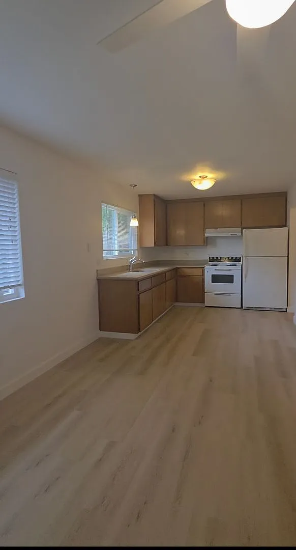 West Side Petaluma 2 Bedroom, 1 Bathroom Corner Unit — Photo 2