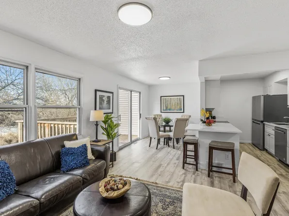 5454 Egan Dr, Savage, MN 55378