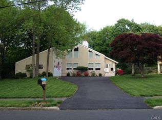 22 Regency Dr, Norwalk, CT 06851