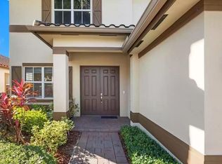 10350 Lake Vista Ct, Pompano Beach, FL 33076
