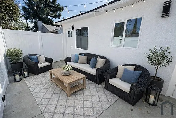 15820 Haynes St — Photo 7