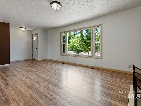 5th image of 412 W Elm St