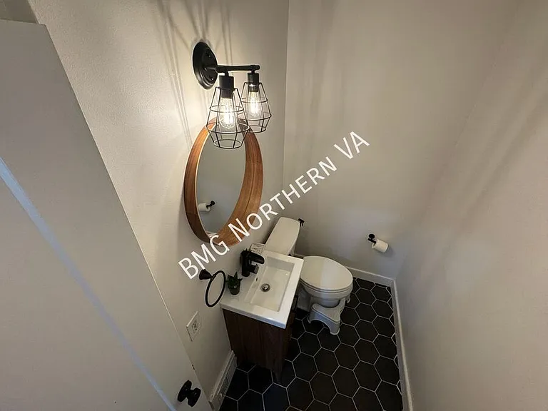 1909 Rollins Dr — Photo 46