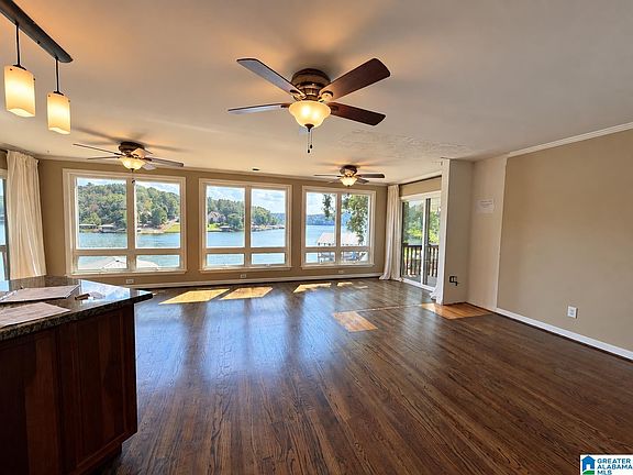5th image of 100 Camelot Ln