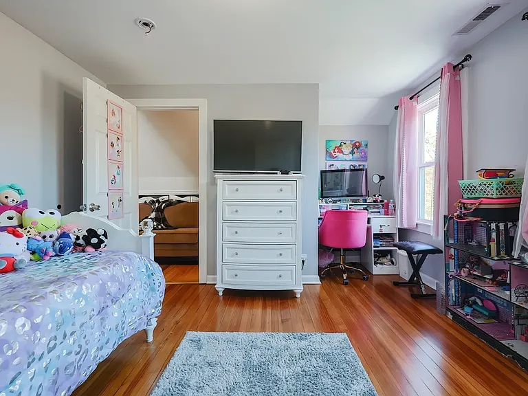 41 Liberty Hill Ave #2 — Photo 3