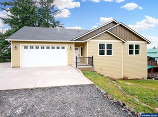 725 Butte St, Brownsville, OR 97327