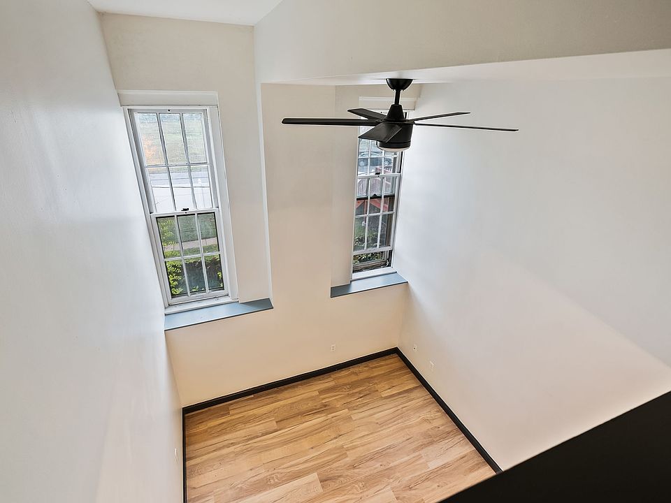 1st image of 1052 S Kingshighway Blvd #10608982