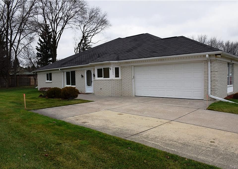 1st image of 38653 Palm Meadow Dr
