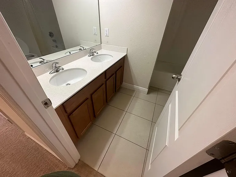 10888 Inside Loop — Photo 12
