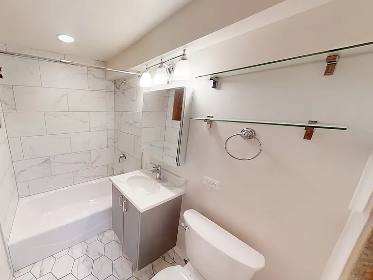 1253 W Grace St #1 — Photo 10
