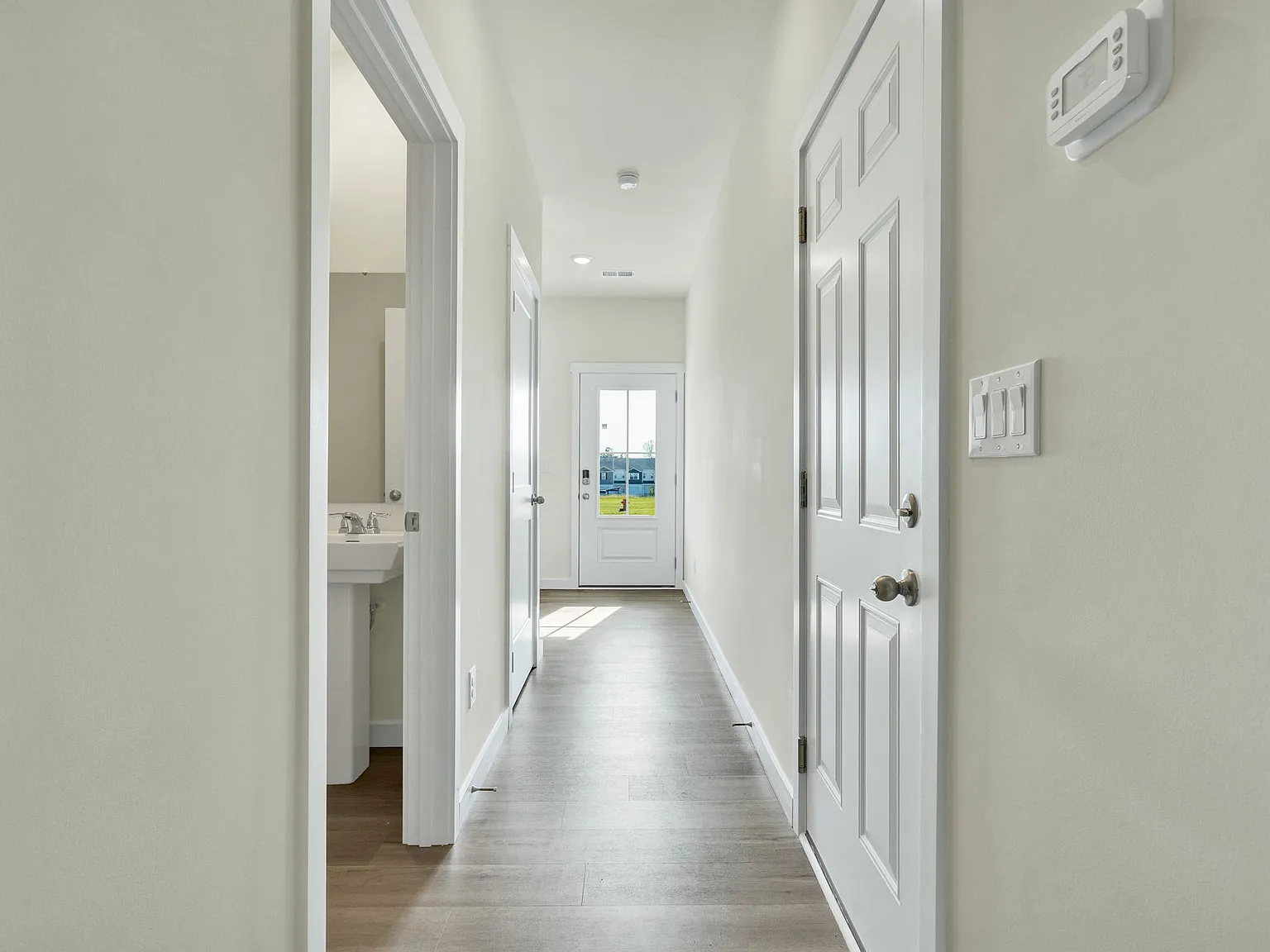 3 bed, 1381 sqft, $1,865 — Photo 2