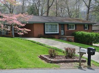 1623 Woodridge Dr, Johnson City, TN 37604