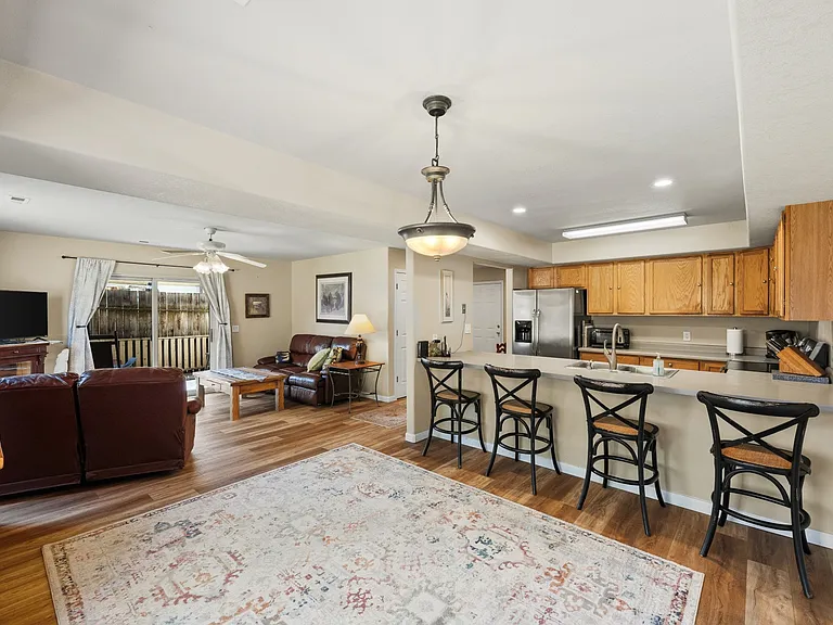 951 Euclid Ave #1 — Photo 8