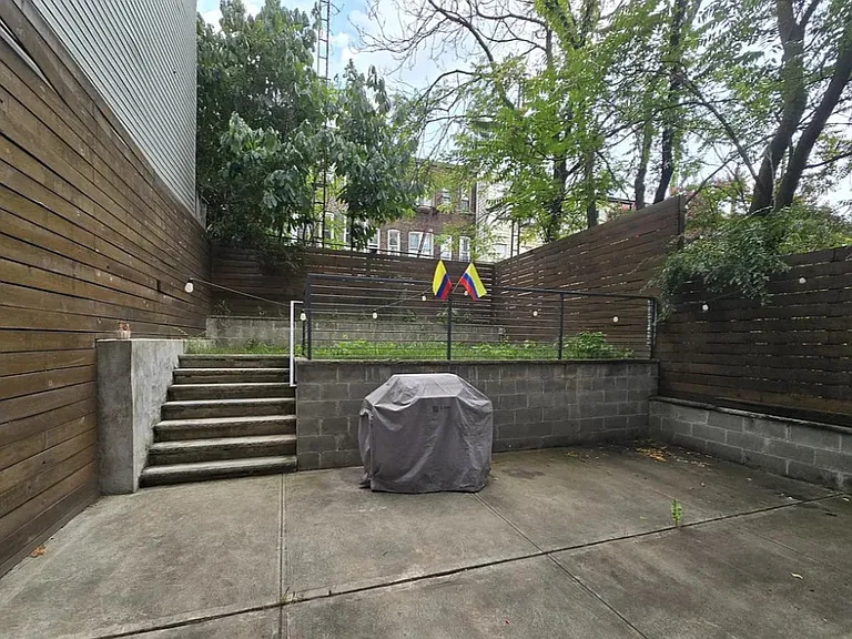 394 Harman St #3F — Photo 7