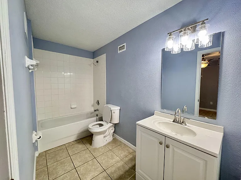 1314 Washington Palm Loop #B — Photo 5