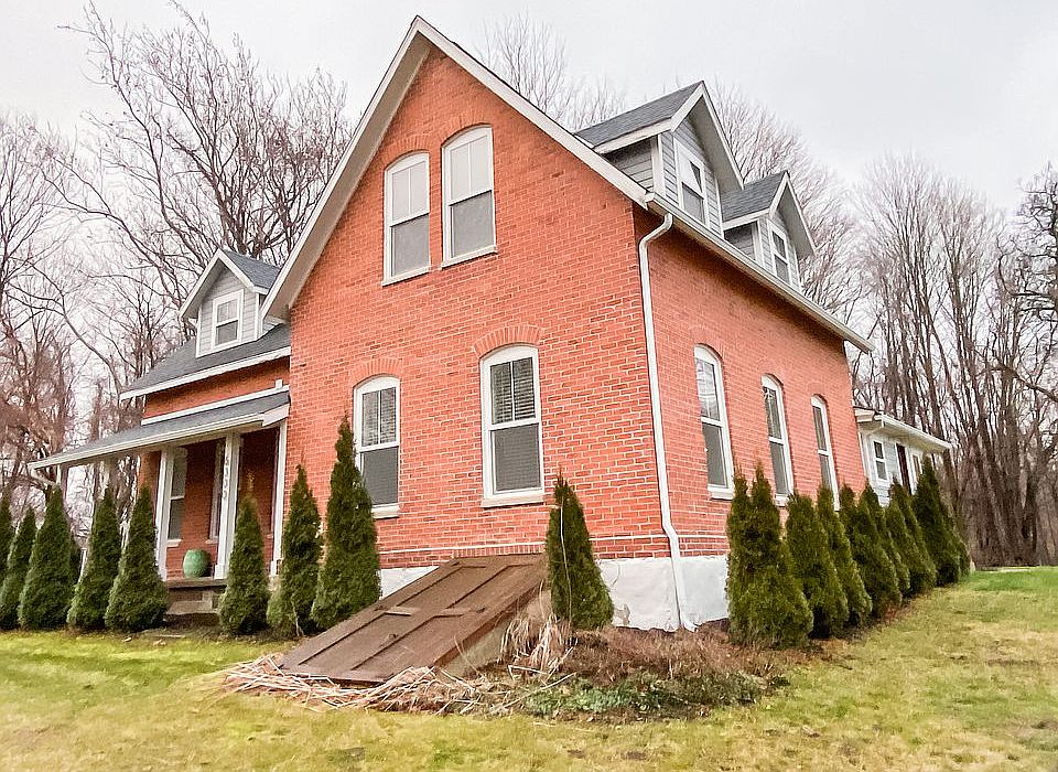 1885 remodeled farmhouse