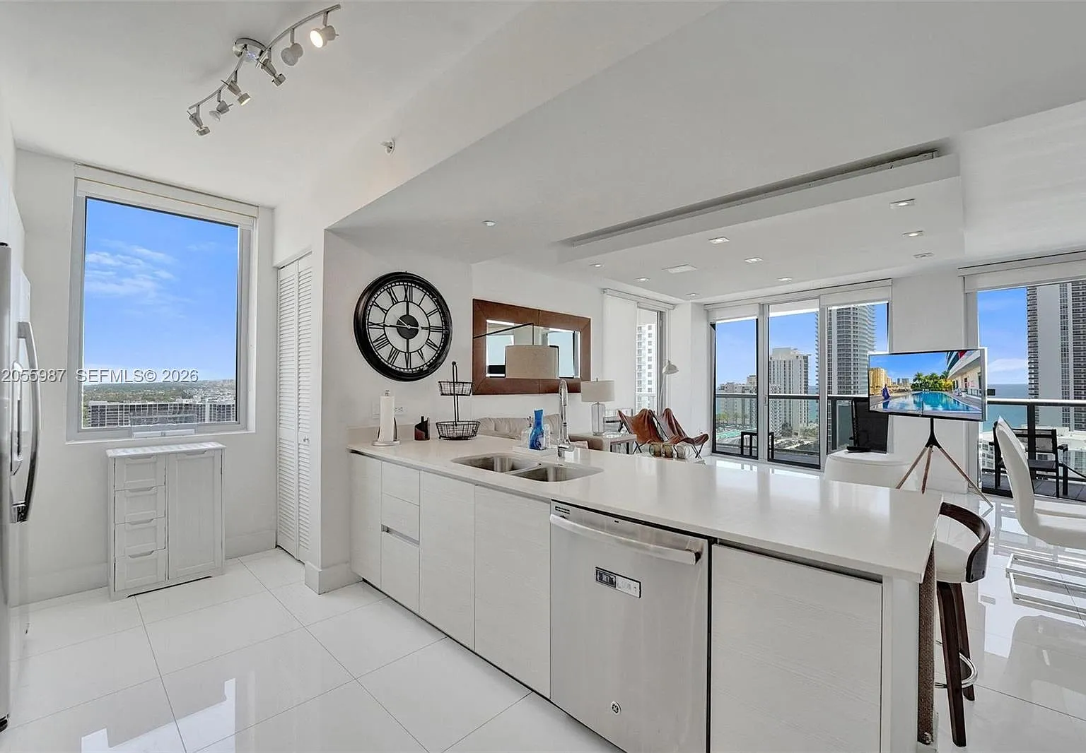 Beachwalk Condominium — Photo 1