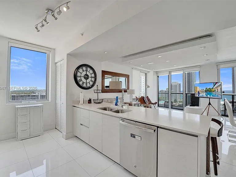 2600 E Hallandale Beach Blvd #T1902 — Photo 1