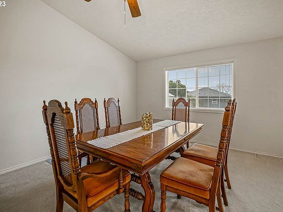 3rd image of 1631 Berndt Hill Dr S