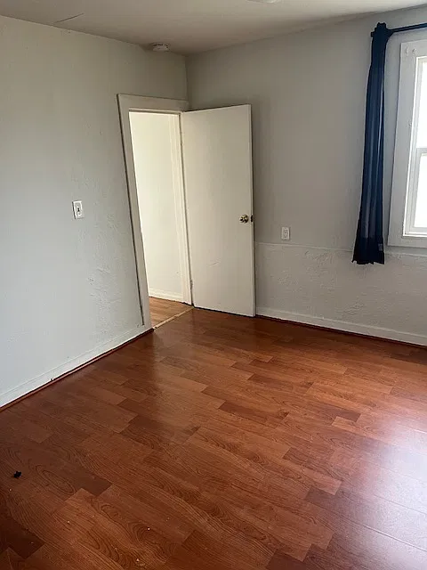 6 bed, 2500 sqft, $1,050 — Photo 4