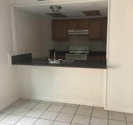 Dining area & Kitchen