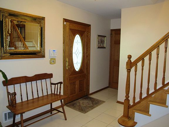 ENTRY FOYER