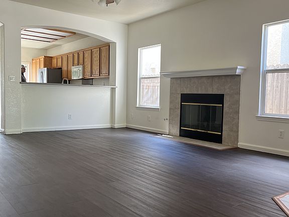 4th image of 832 Graystone Ct