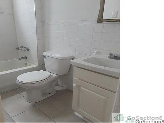 3rd image of 137 Beech St