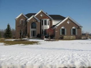 3600 Park Meadow Dr, Lake Orion, MI 48362