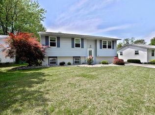 620 Valley View Dr, Bethalto, IL 62010