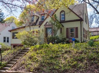 1700 Hillmount St NW, Grand Rapids, MI 49504
