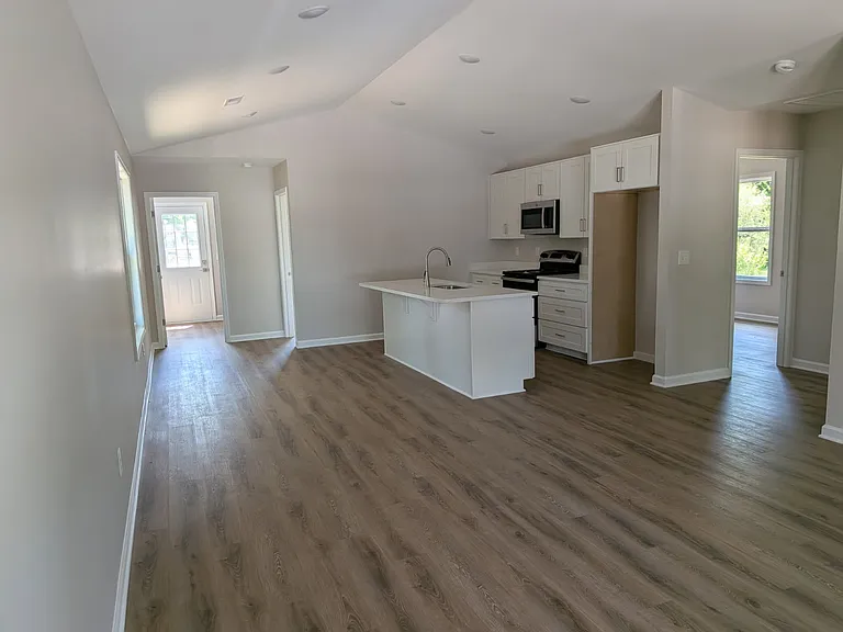 707 Trotter St — Photo 7
