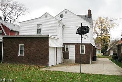 3rd image of 923 Greenwood Ave