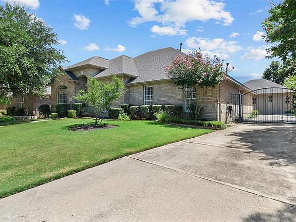 2nd image of 1831 Windsong Cir