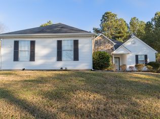 1445 Timber Walk Dr, Loganville, GA 30052