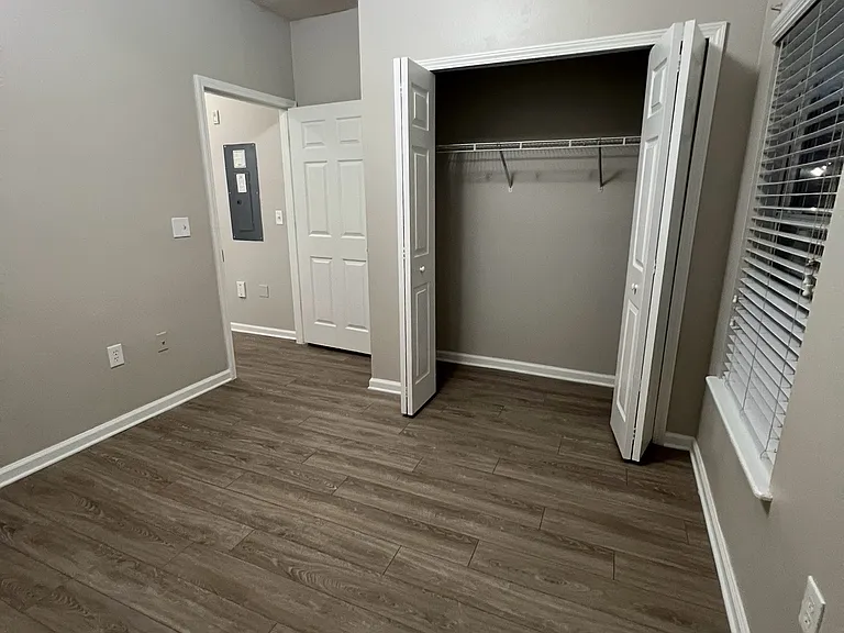 6985 Ortega Woods Dr — Photo 5