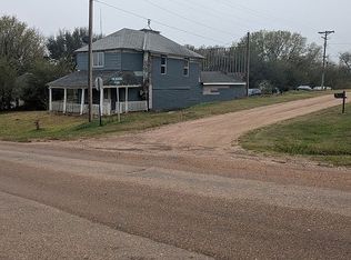 609 Main St, Naponee, NE 68960