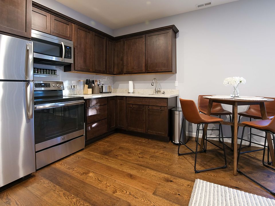 Full kitchen