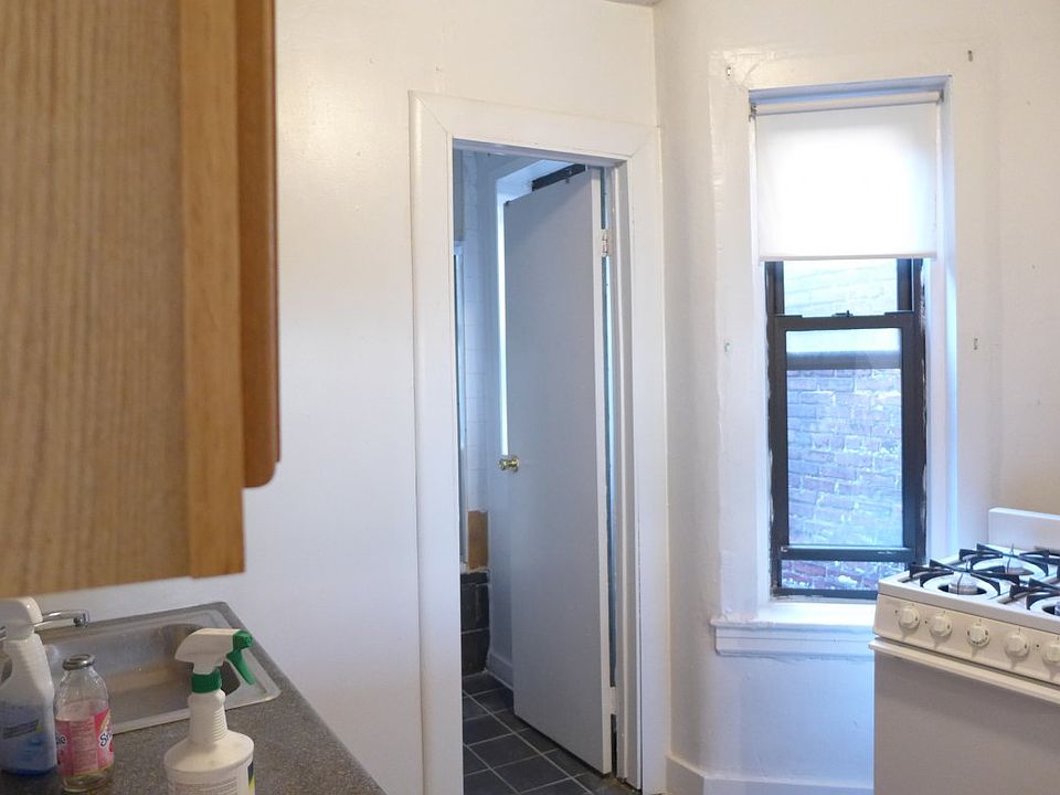 2nd image of 411 E 114th St APT 9