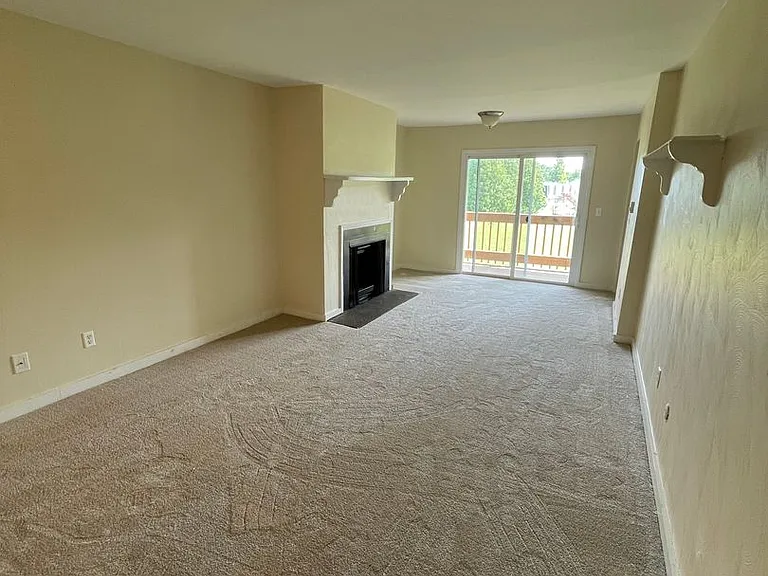 704 Torrey Ln — Photo 25