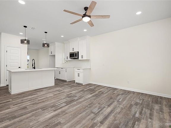 4th image of 435 Marcelo St