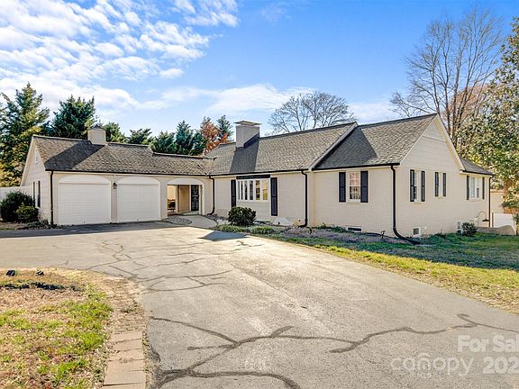 2nd image of 627 8th Street Dr NW